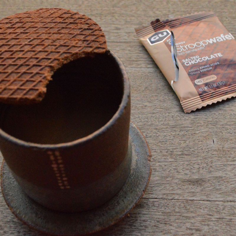 Wafel energetyczny GU Energy Stroopwaffle 32 g salted chocolate gluten free 3