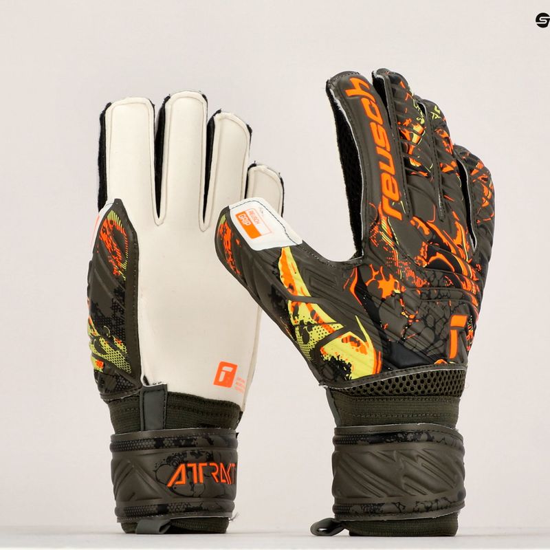 Rękawice bramkarskie Reusch Attrakt Grip desert green/shock orange/black 8