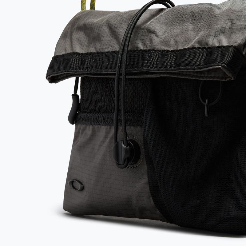 Saszetka Oakley Reserve 2 l Granite Gray 4