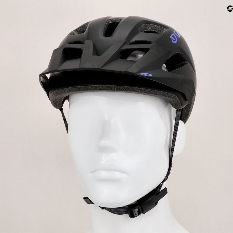Kask rowerowy Giro Verce W matte black/electric purple 9
