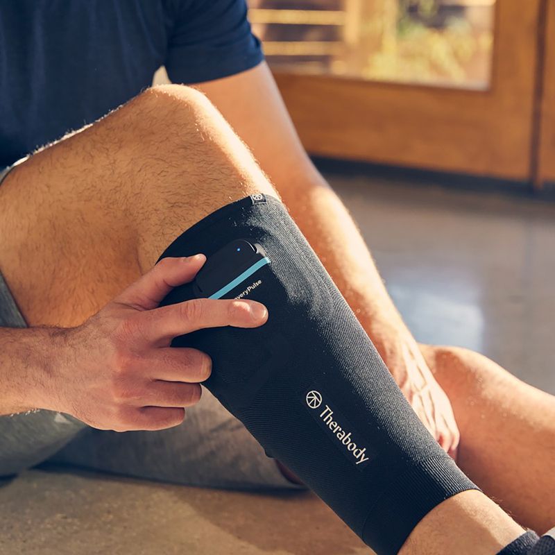 Rękaw kompresyjny Therabody RecoveryPulse Calf black/blue 4