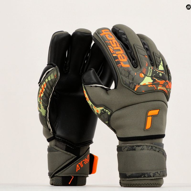 Rękawice bramkarskie Reusch Attrakt Duo Ortho-Tec desert green/shocking orange/black 8