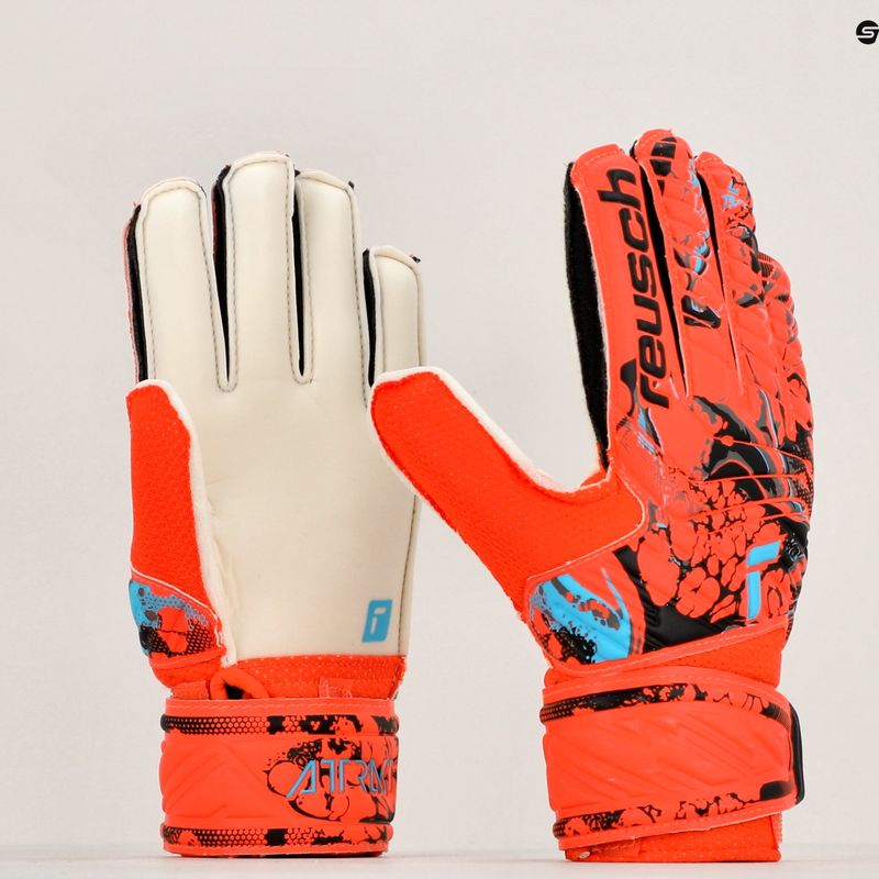 Rękawice bramkarskie dziecięce Reusch Attrakt Solid bright red/future blue 9