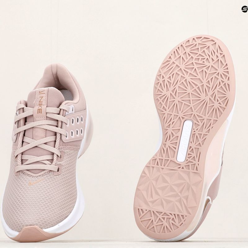 Buty treningowe damskie Nike Air Max Bella Tr 4 champagne/metalic red bronze/light violet 10