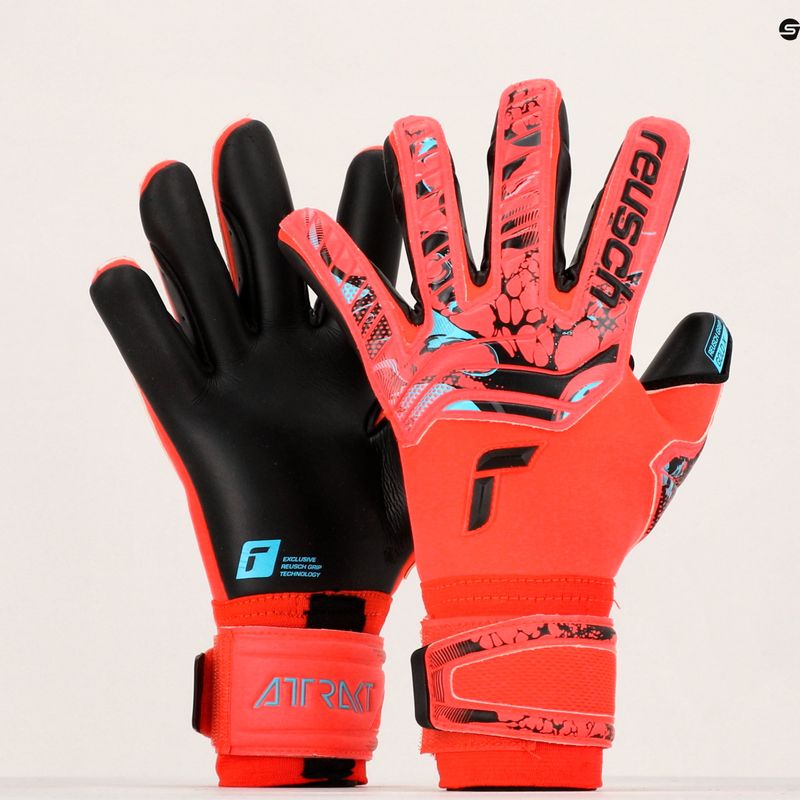 Rękawice bramkarskie Reusch Attrakt Gold X bright red/future blue/black 9