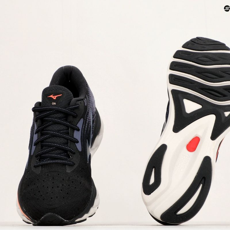 Buty do biegania damskie Mizuno Wave Sky 6 black/quicksilver/hot coral 12