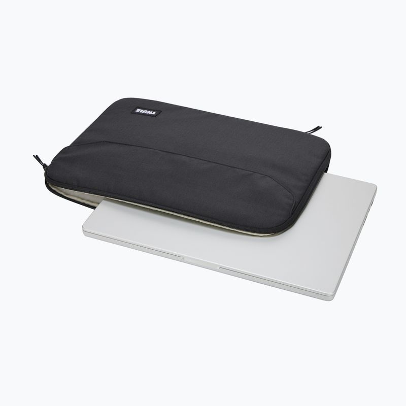 Pokrowiec na MacBook Pro 16" Thule Lithos Sleeve black 6