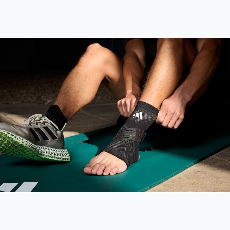 Stabilizator adidas Aeroready na kostkę black 8