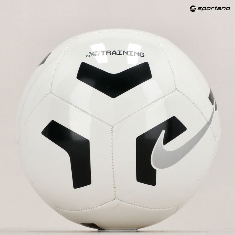 Piłka do piłki nożnej Nike Pitch Training white/black/silver rozmiar 4 6