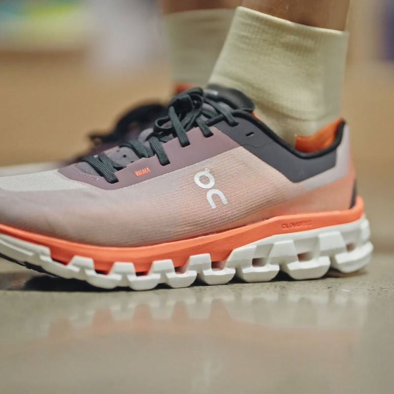 Buty do biegania damskie On Running Cloudflow 4 zest/frost 10
