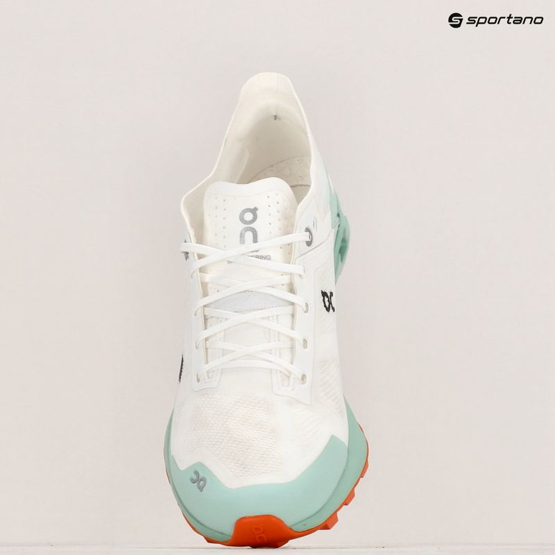 Buty do biegania damskie On Running Cloudventure Peak 3 Undyed undyed white 9