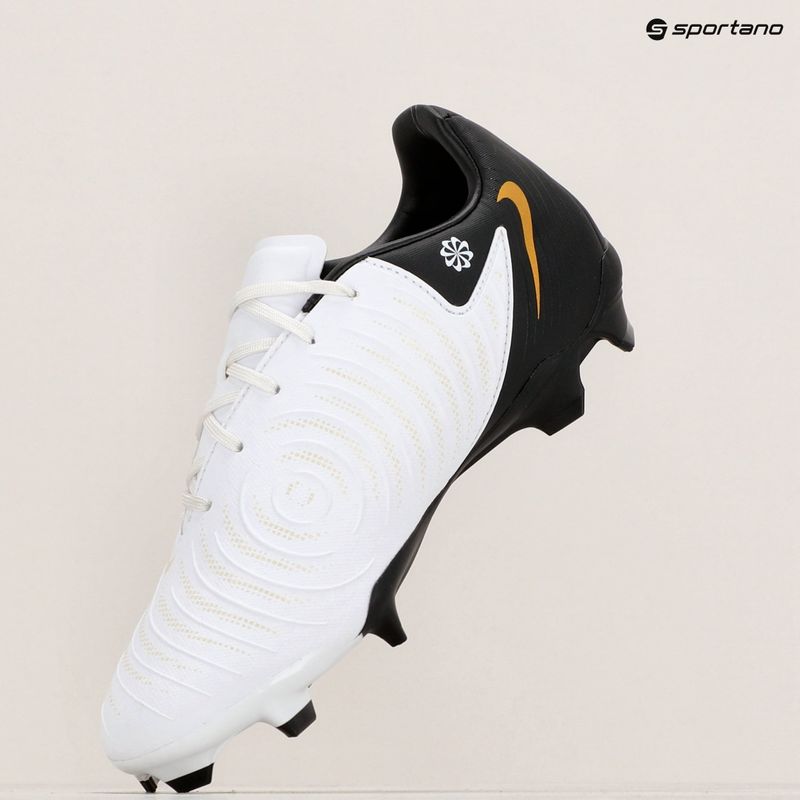 Buty piłkarskie Nike Phantom GX II Academy FG/MG white / metallic gold coin / black 9