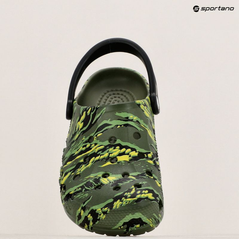 Klapki Crocs Baya Seasonal Printed Clog tiger camo 16