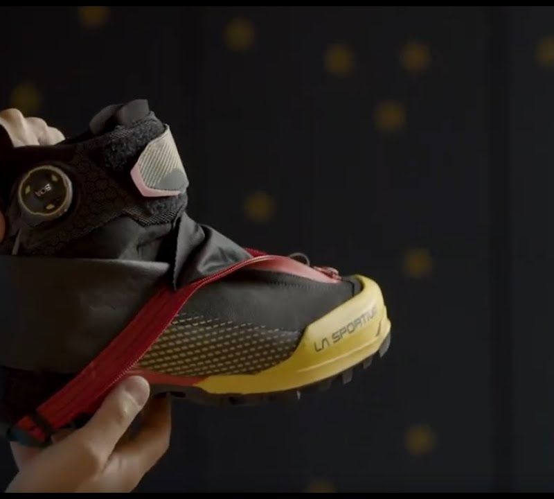 Buty wysokogórskie męskie La Sportiva Aequilibrium Top GTX black/yellow 12