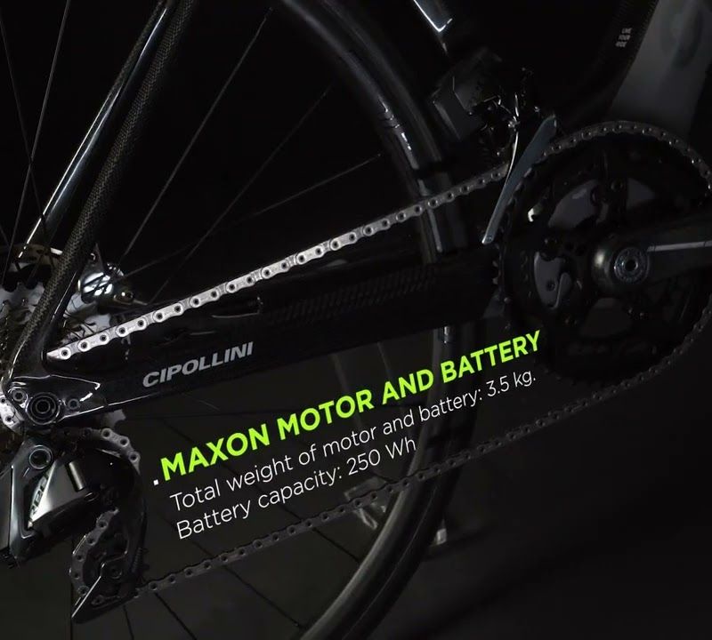 Rower szosowy elektryczny Cipollini FLUSSO DISC BRAKE SRAM RIVAL AXS greynardo carbon shiny 18