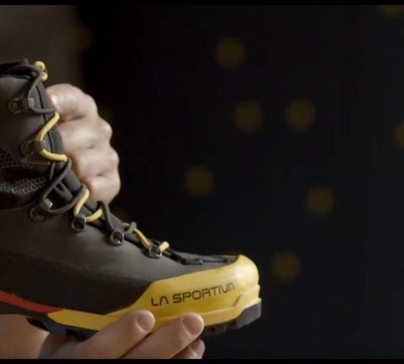 Buty wysokogórskie męskie La Sportiva Aequilibrium LT GTX black/yellow 11