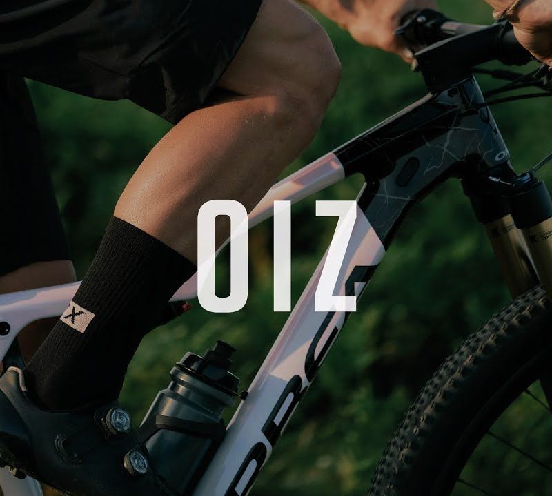 Rower górski Orbea Oiz H30 2022 black ice green 2