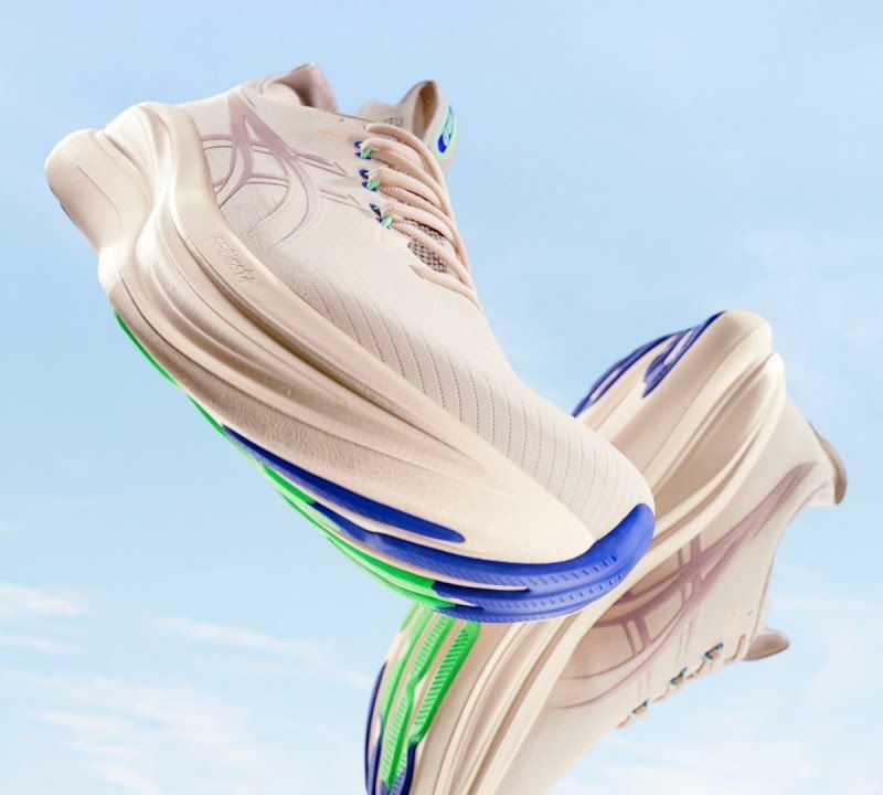 Buty do biegania damskie ASICS Gel-Nimbus 28 white/sun coral 8