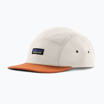 Czapka z daszkiem Patagonia P-6 Label Maclure birch white w/rock melon