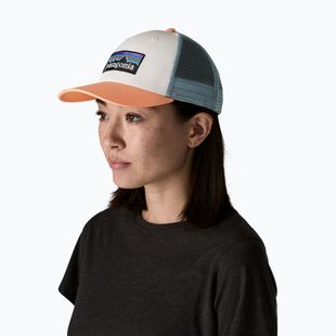 Czapka z daszkiem Patagonia P-6 Logo LoPro Trucker white w/peach sherbet