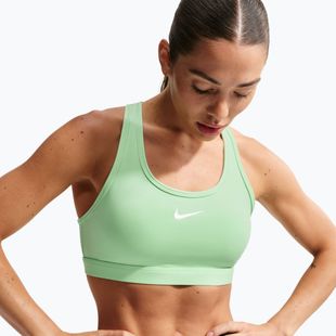 Biustonosz treningowy Nike Swoosh Medium Support cucumber calm/white