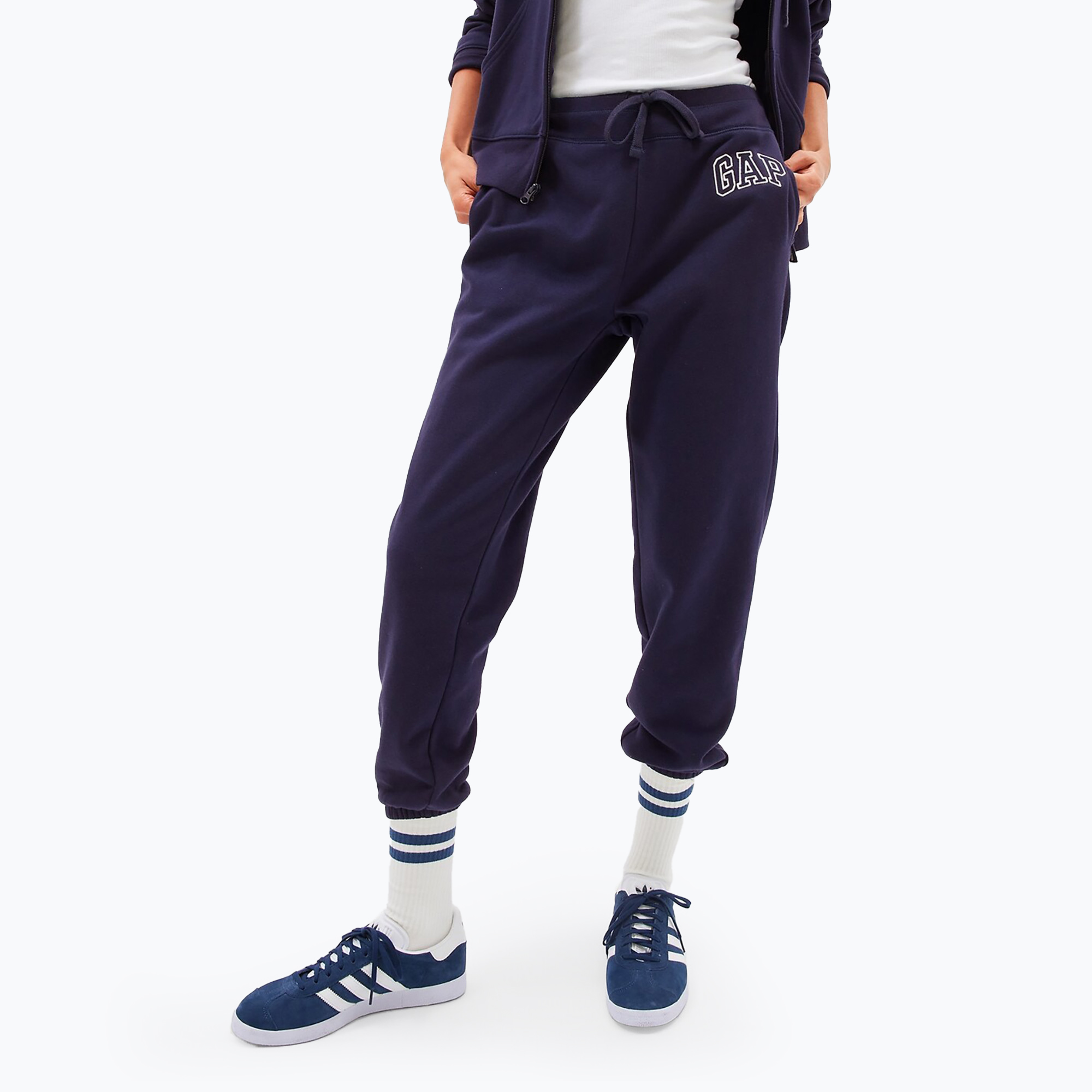 Spodnie damskie GAP V-Gap Heritage Jogger navy uniform | WYSYŁKA W 24H | 30 DNI NA ZWROT