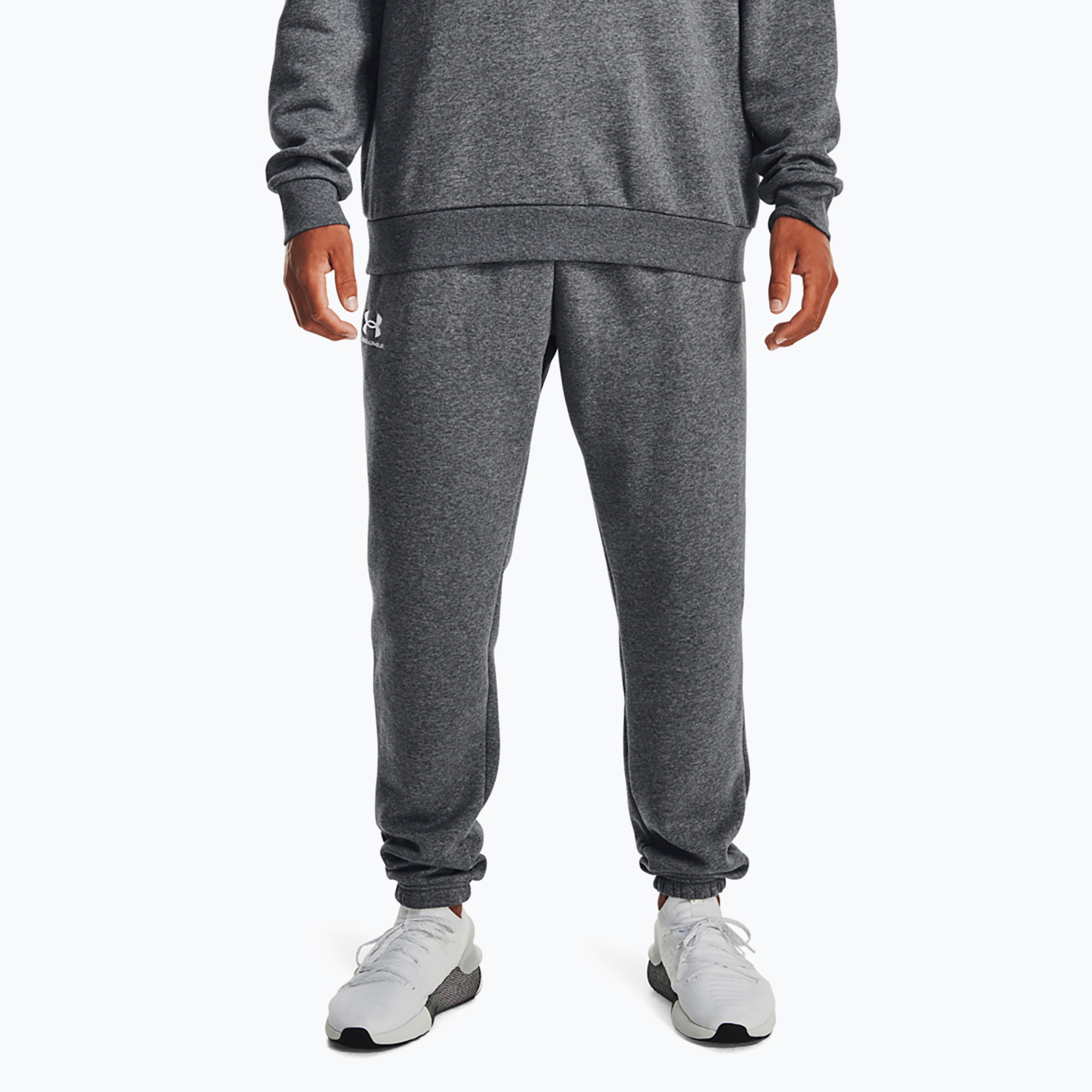 Spodnie treningowe męskie Under Armour Essential Fleece Joggers pitch gray medium heather/white | WYSYŁKA W 24H | 30 DNI NA ZWROT