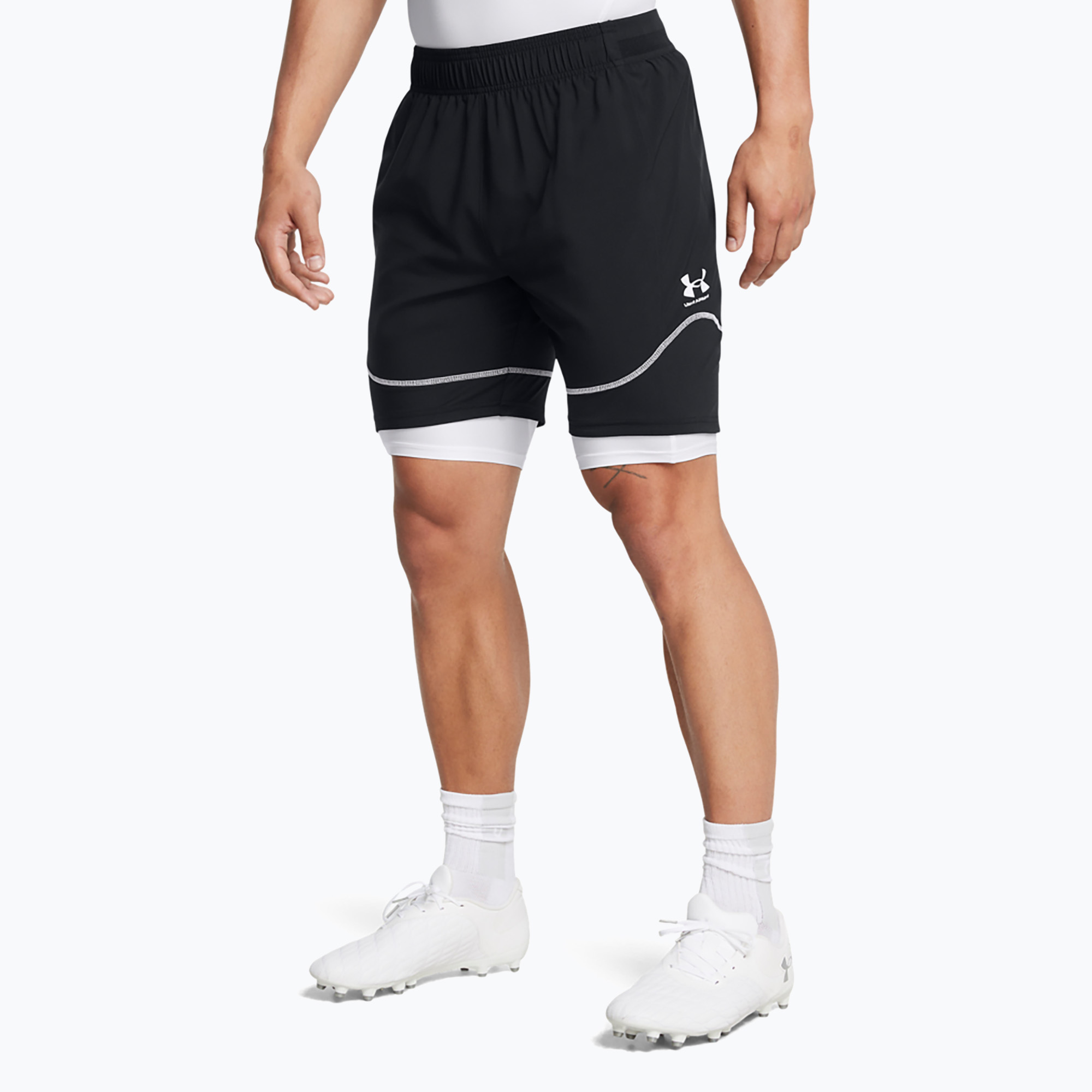 Spodenki piłkarskie męskie Under Armour Challenger Pro Train black / white 