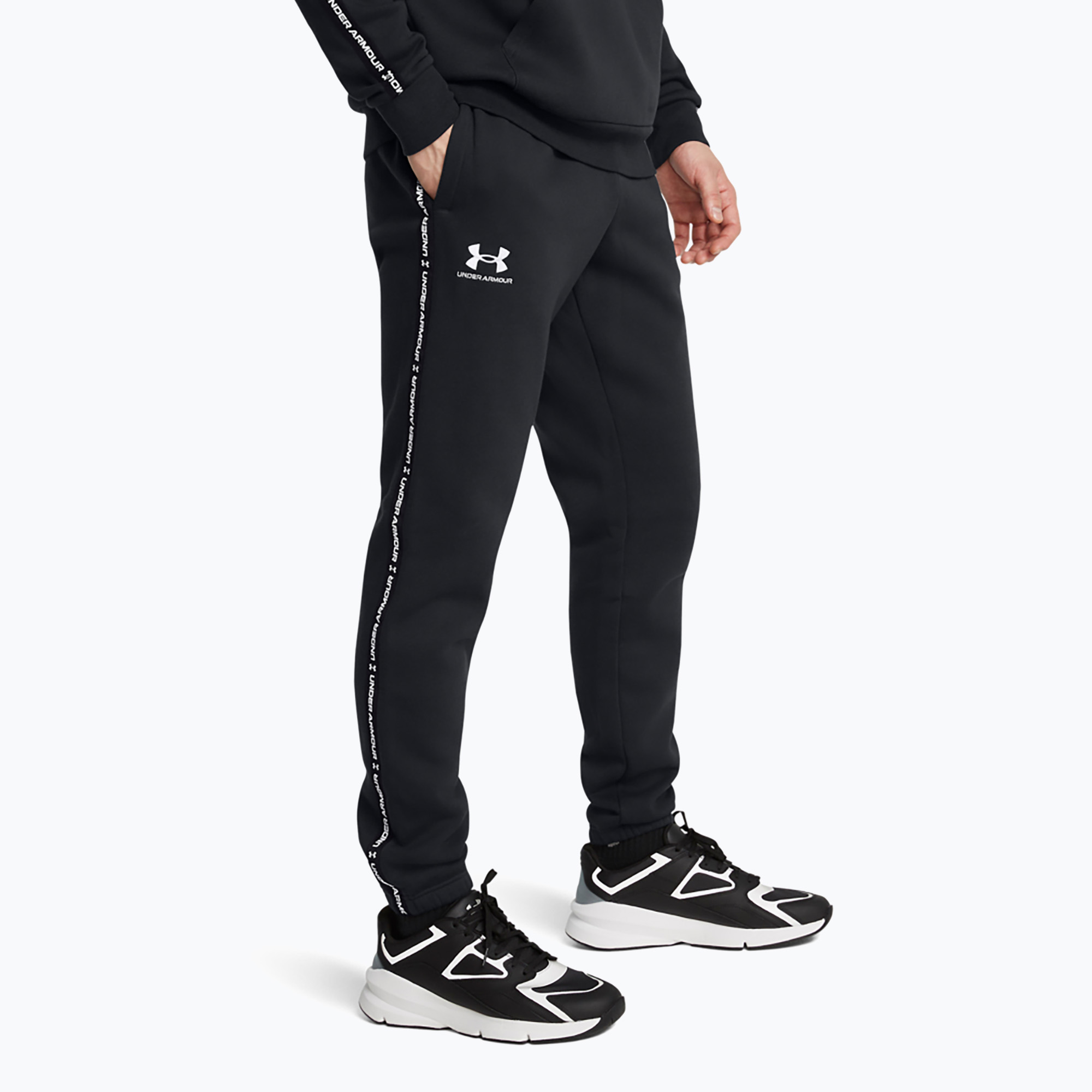 Spodnie męskie Under Armour Icon Fleece Jgr black/white | WYSYŁKA W 24H | 30 DNI NA ZWROT