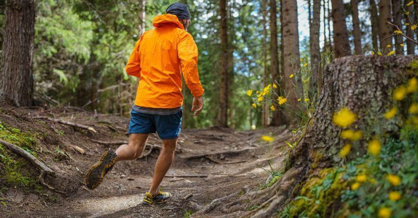 Jakie buty do biegania po lesie wybrać? Praktyczne wskazówki