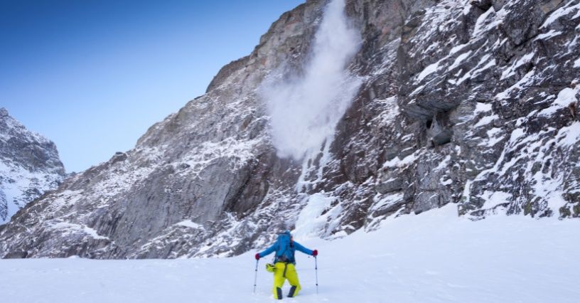 Lawina śnieżna: co to jest, jakie są stopnie zagrożenia lawinowego oraz jak się zachować podczas zejścia lawiny w Tatrach