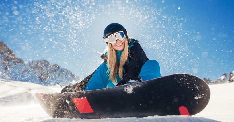 Jazda na snowboardzie – od czego zacząć przygodę z deską snowboardową? Poradnik dla początkujących