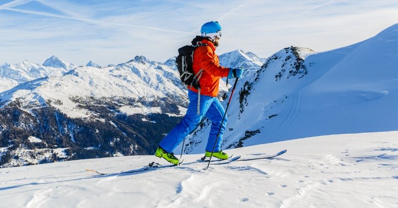 Jak dobrać narty skiturowe? Kompletujemy sprzęt do skitouringu