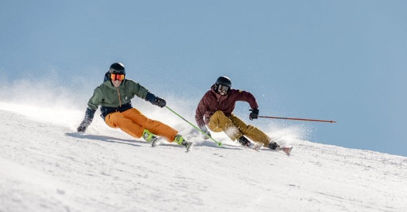 Strój narciarski: jak się ubrać na narty zjazdowe?