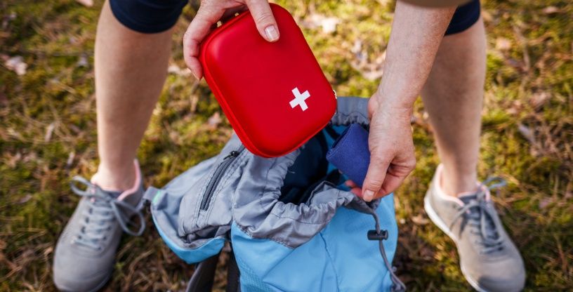 Apteczka turystyczna: co powinna zawierać apteczka w góry?