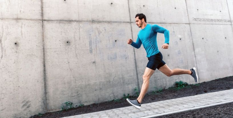 Bieg interwałowy – na czym polega, jakie daje korzyści? Jak biegać interwały?