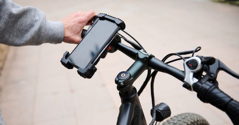 Akcesoria rowerowe do telefonu – praktyczne gadżety dla każdego rowerzysty