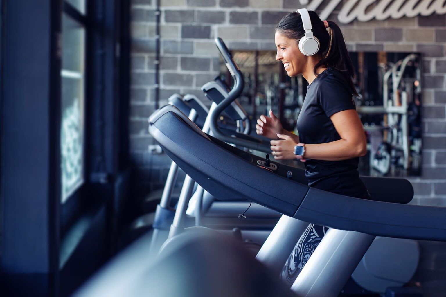 Jaki zegarek sportowy wybrać? Najlepsze zegarki sportowe damskie i męskie